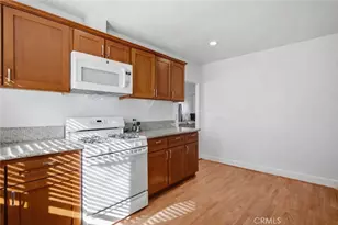 1074 Vina Ave, Long Beach, CA 90813 - Photo 17