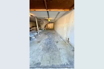 1450 Manhattan Beach Boulevard, Manhattan Beach, CA 90266 - Photo 17