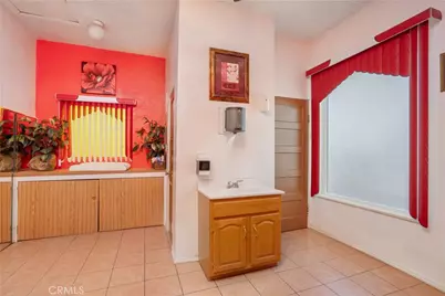 8461 San Pedro Street, Los Angeles, CA 90003 - Photo 9
