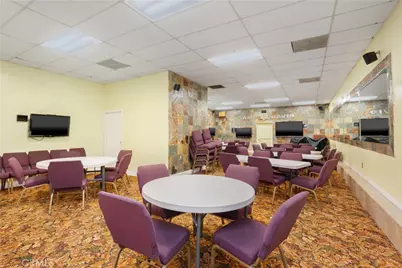 8461 San Pedro Street, Los Angeles, CA 90003 - Photo 19