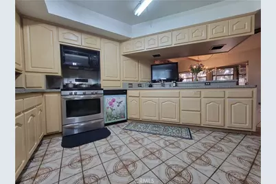 7015 N Atlantic Place, Long Beach, CA 90805 - Photo 7