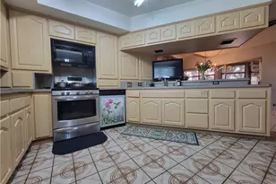 7015 N Atlantic Pl, Long Beach, CA 90805 - Photo 9