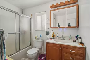 11016 S Van Ness, Los Angeles, CA 90047 - Photo 17