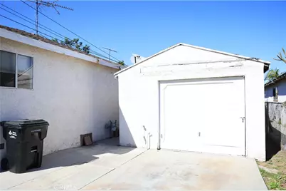 13942 Anderson, Paramount, CA 90723 - Photo 5