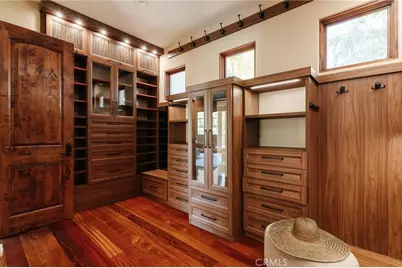 1807 Valley Park Avenue, Hermosa Beach, CA 90254 - Photo 27