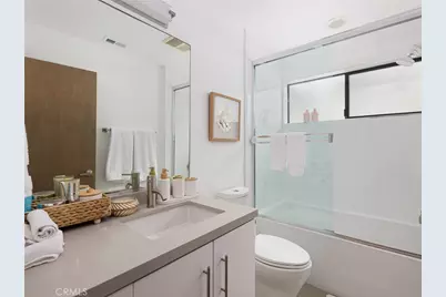 121 E Walnut Avenue, El Segundo, CA 90245 - Photo 21