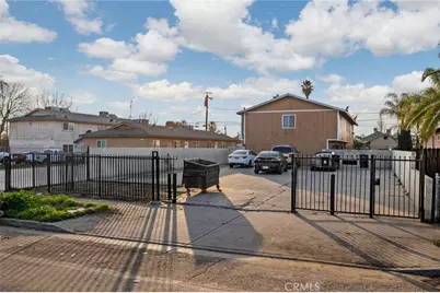 715 N Street, Bakersfield, CA 93304 - Photo 1