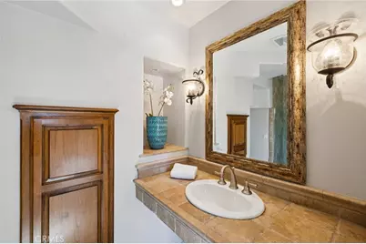 215 S Poinsettia Avenue, Manhattan Beach, CA 90266 - Photo 25