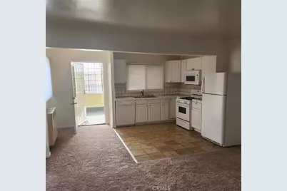 1000 E Burnett, Signal Hill, CA 90755 - Photo 5