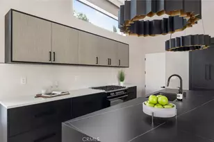 22020 Alizondo, Woodland Hills, CA 91364 - Photo 23