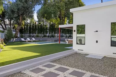 22020 Alizondo, Woodland Hills, CA 91364 - Photo 39