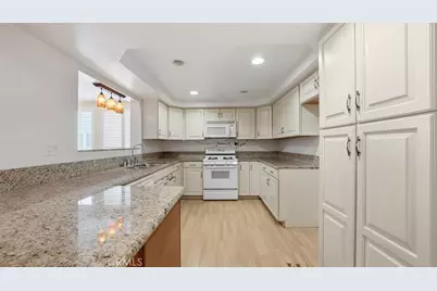 604 E 220th #3, Carson, CA 90745 - Photo 7