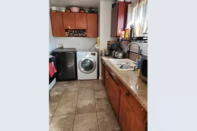 319 E 98th Street, Inglewood, CA 90301 - Photo 3