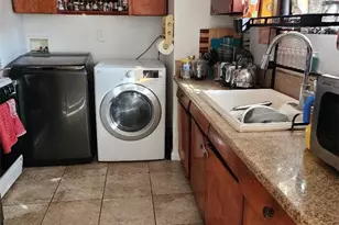 319 E 98th St, Inglewood, CA 90301 - Photo 3