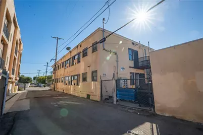 626 W 7th, San Pedro, CA 90731 - Photo 11