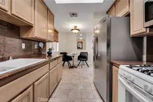 7218 Hillside Ave, Los Angeles, CA 90046 - Photo 17