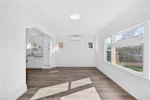 917 W 50th Pl, Los Angeles, CA 90037 - Photo 11