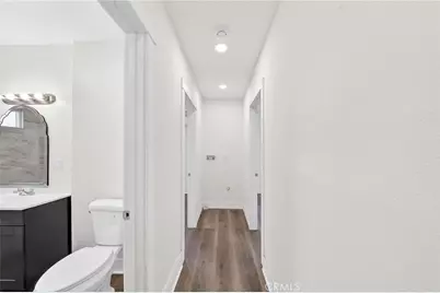 917 W 50th Place, Los Angeles, CA 90037 - Photo 19