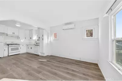 917 W 50th Place, Los Angeles, CA 90037 - Photo 13