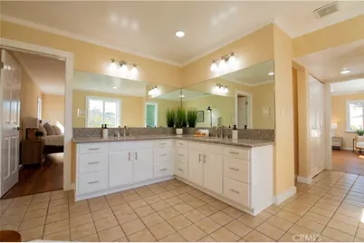 1305 W Riverside, Burbank, CA 91506 - Photo 49