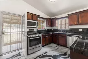 856 W 126th St, Los Angeles, CA 90044 - Photo 7