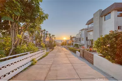 229 7th Street, Manhattan Beach, CA 90266 - Photo 25
