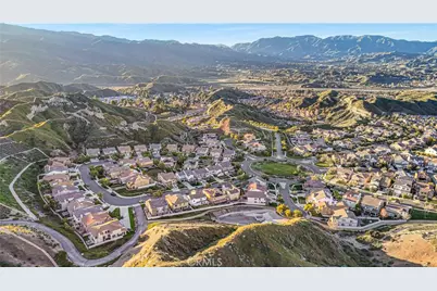 15614 Nahin, Canyon Country, CA 91387 - Photo 45