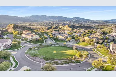 15614 Nahin, Canyon Country, CA 91387 - Photo 37