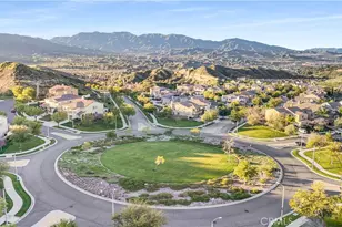 15614 Nahin, Canyon Country, CA 91387 - Photo 37