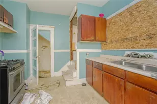 1970 S La Salle Ave, Los Angeles, CA 90018 - Photo 9