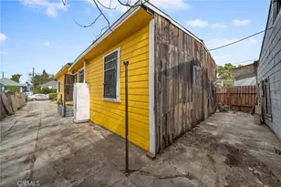 1220 E 40th Pl, Los Angeles, CA 90011 - Photo 21