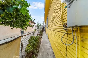 1220 E 40th Pl, Los Angeles, CA 90011 - Photo 29