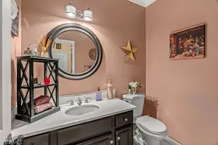 1360 Ashton Park Ln, Thousand Oaks, CA 91320 - Photo 9