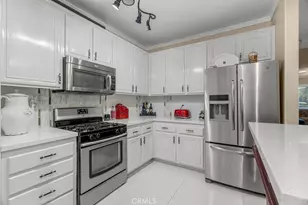 1360 Ashton Park Ln, Thousand Oaks, CA 91320 - Photo 3