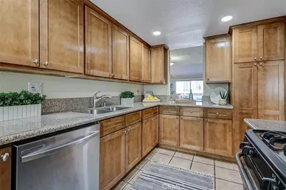 2105 Mathews Avenue #11, Redondo Beach, CA 90278 - Photo 11