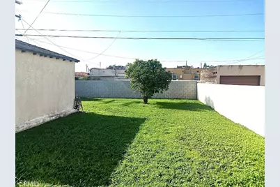 8715 S Van Ness, Inglewood, CA 90305 - Photo 9