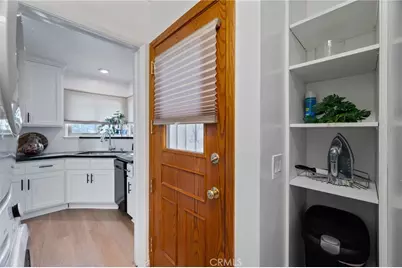 10725 S 8th Avenue, Inglewood, CA 90303 - Photo 17