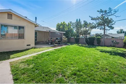 10725 S 8th Avenue, Inglewood, CA 90303 - Photo 37