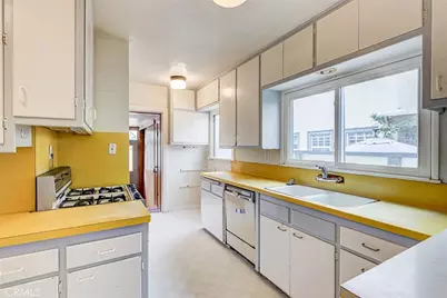 222 Avenue D, Redondo Beach, CA 90277 - Photo 11