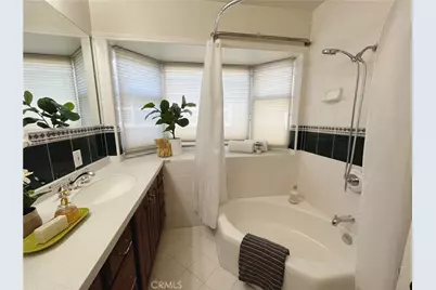 13208 Hansworth Ave, Hawthorne, CA 90250 - Photo 15