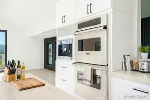 18827 Edleen Dr, Tarzana, CA 91356 - Photo 17