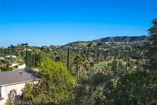 18827 Edleen Dr, Tarzana, CA 91356 - Photo 29