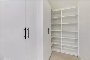 18827 Edleen Dr, Tarzana, CA 91356 - Photo 21