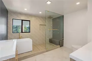 18827 Edleen Dr, Tarzana, CA 91356 - Photo 63