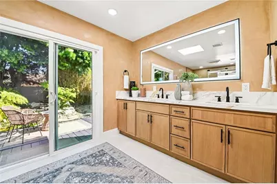 8454 Naylor Avenue, Los Angeles, CA 90045 - Photo 29