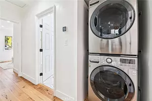 8454 Naylor Ave, Los Angeles, CA 90045 - Photo 41