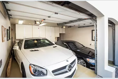 221 30th Street, Manhattan Beach, CA 90266 - Photo 27