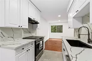 1045 N Kings Road, West Hollywood, CA 90069 - Photo 15