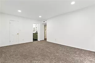 1045 N Kings Road, West Hollywood, CA 90069 - Photo 21