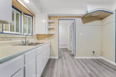 162 W 65th Street, Los Angeles, CA 90003 - Photo 9